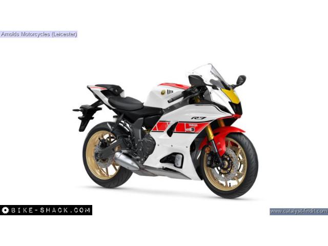 Yamaha YZF-R7 2024 motorcycle