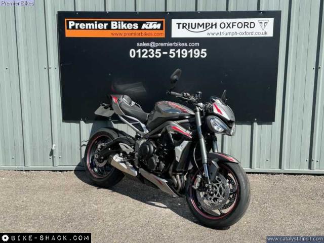 Triumph Street Triple 765 2021 motorcycle