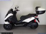 Piaggio MP3-300 2022 motorcycle #2